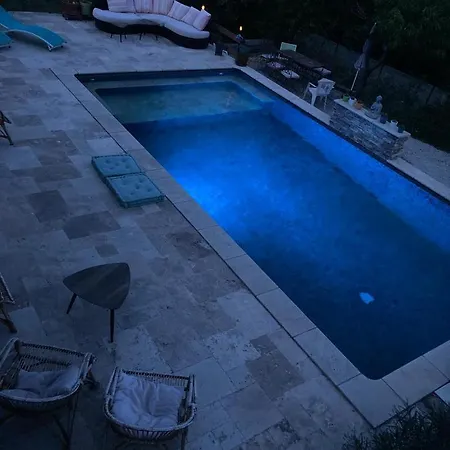 Appartement Petite Maison Avec Terrasse Et Piscine